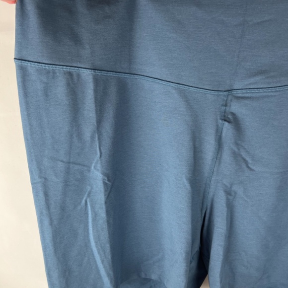 NWT: old navy Extra High-Waisted PowerChill Hidden-Pocket Biker Shorts 6" (4X) - Picture 4 of 8
